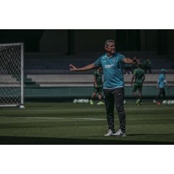 Coritiba joga em Curitiba e Athlético PR tem jogo adiado